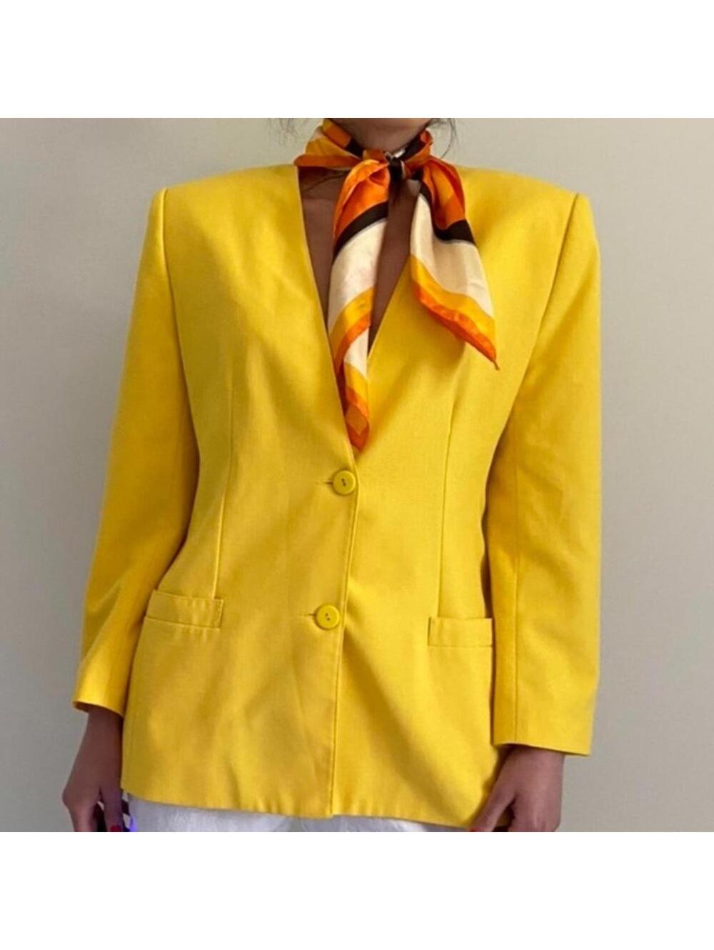 Vintage 1980’s Oversized Blazer with Shoulder pads. - Picture 2 of 2